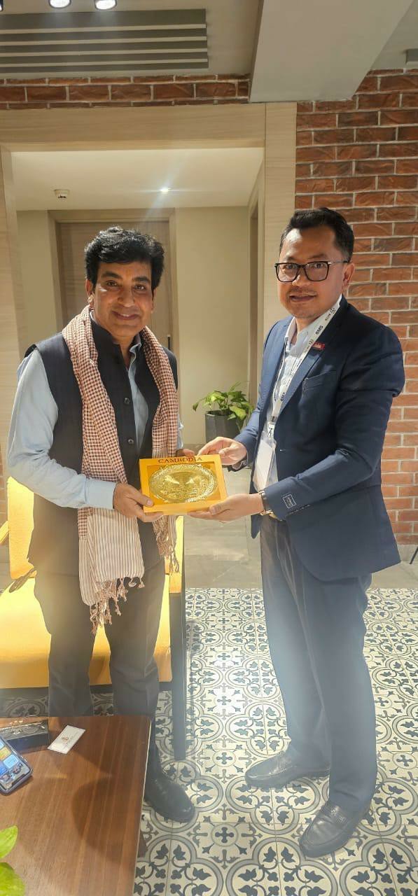 Gift exchange with partner organisation representative